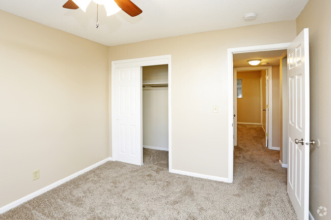 West Glen Apartments - West Glen Apartments