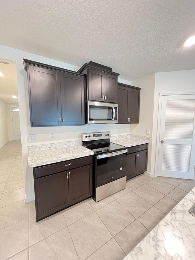 Photo - 1570 San Filippo Dr SE
