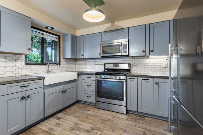 Building Photo - 4617 SE 48th Av Rental