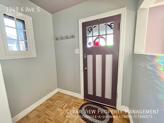 Photo - 3 bedroom-2 bathroom fully fenced home with garage! ? Showings available at (403) 393-8070 ?