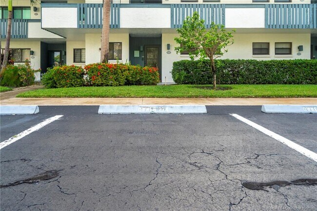 Photo - 175 SE St Lucie Blvd Unidad A106