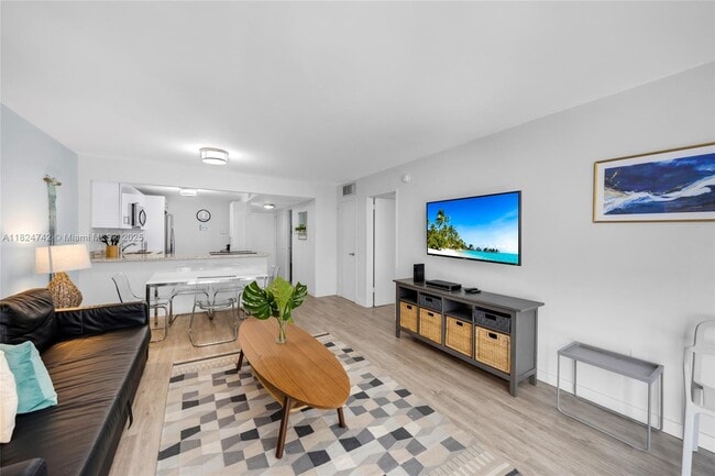 Photo - 1228 West Ave Unit 312