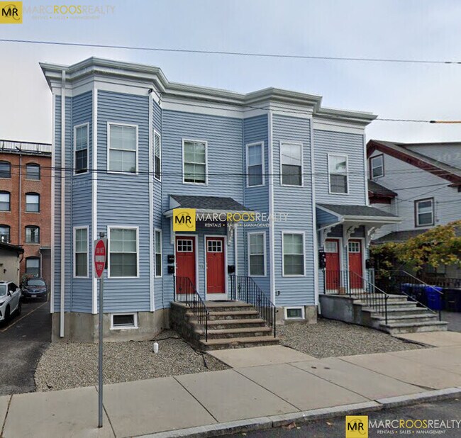 9 Islington St