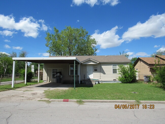 Pet Friendly :) SECTION 8 ACCEPTED! - Pet Friendly :) SECTION 8 ACCEPTED! House