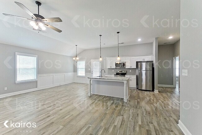 Photo - 105 Allentown Ct