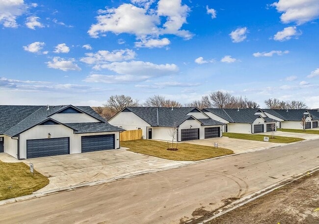 Photo - 3520 W 45th St S