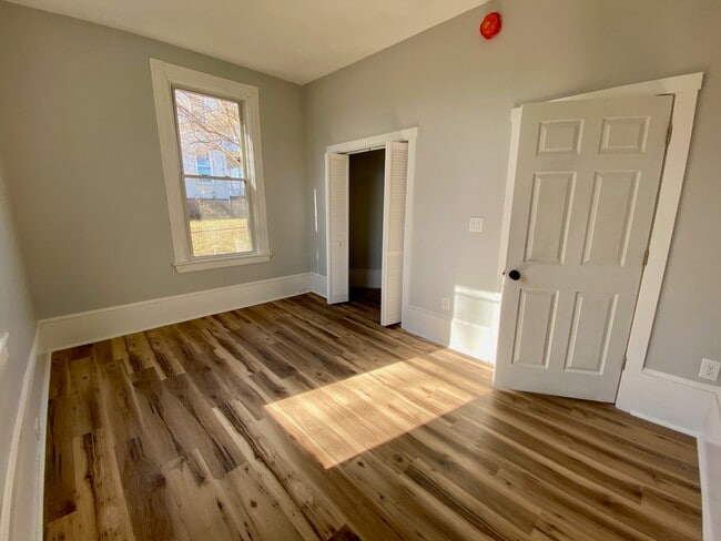 Photo - 317 Grove St