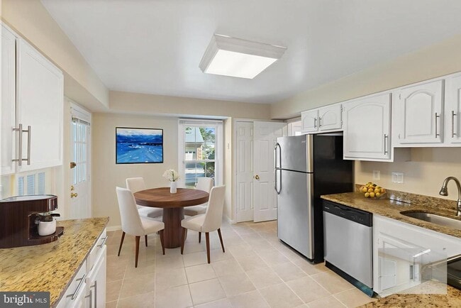 Building Photo - 208 Bristol Downs Dr Rental