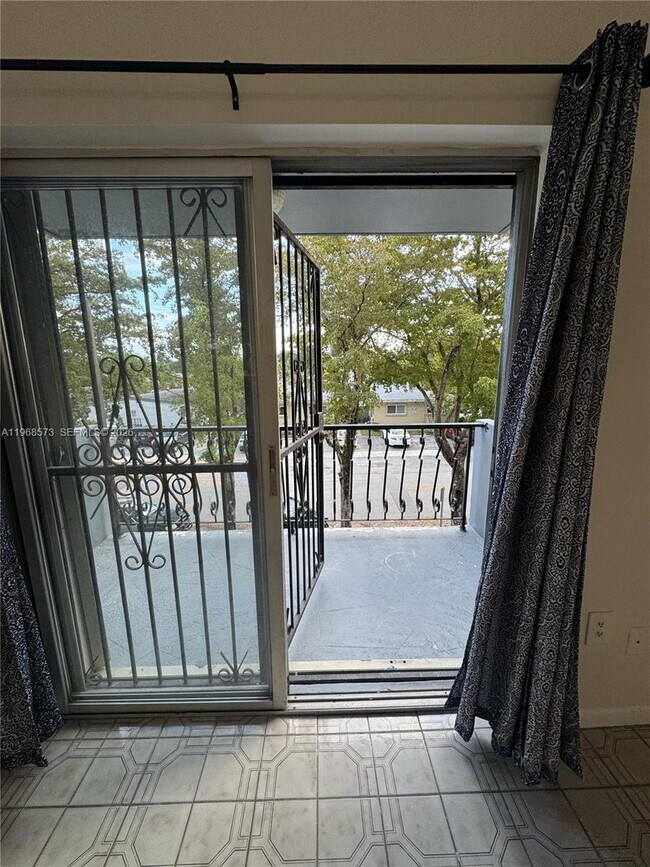 Photo - 3181 SW 13th St Unit 304