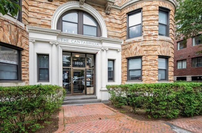 Building Photo - 1010 Massachusetts Ave Unit 60 Rental