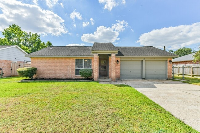 Photo - 8410 Gulfwood Ln