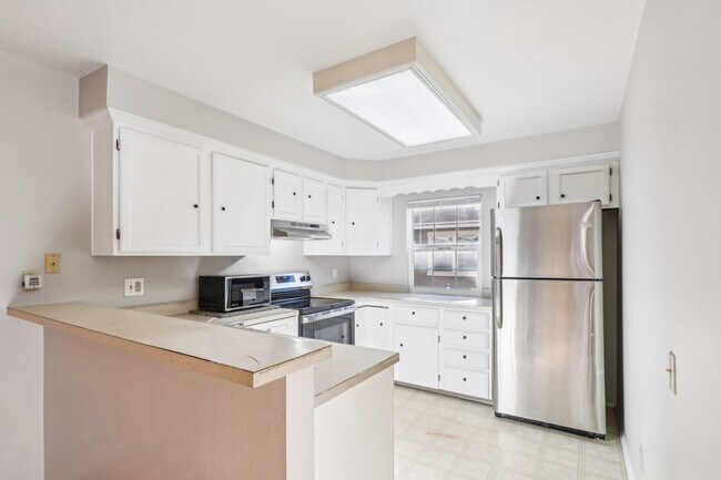 Photo - 2062 S Helena St