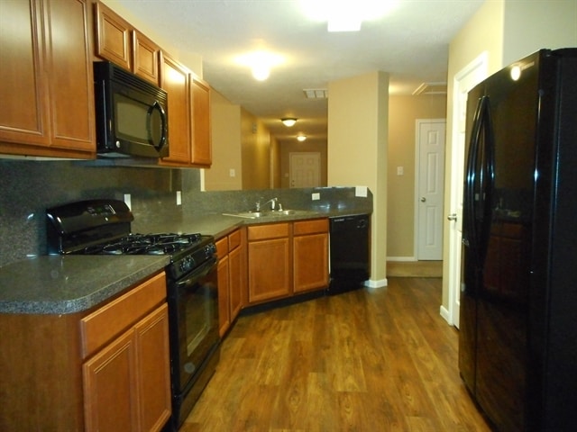 Photo - 8302 Hardy Elm St