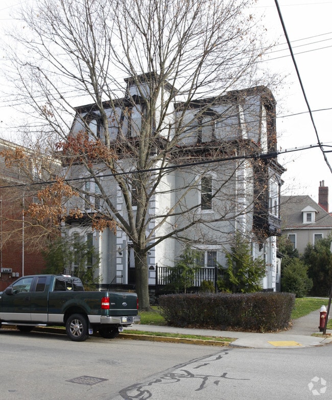 Building Photo - 423 S. Highland Avenue Rental