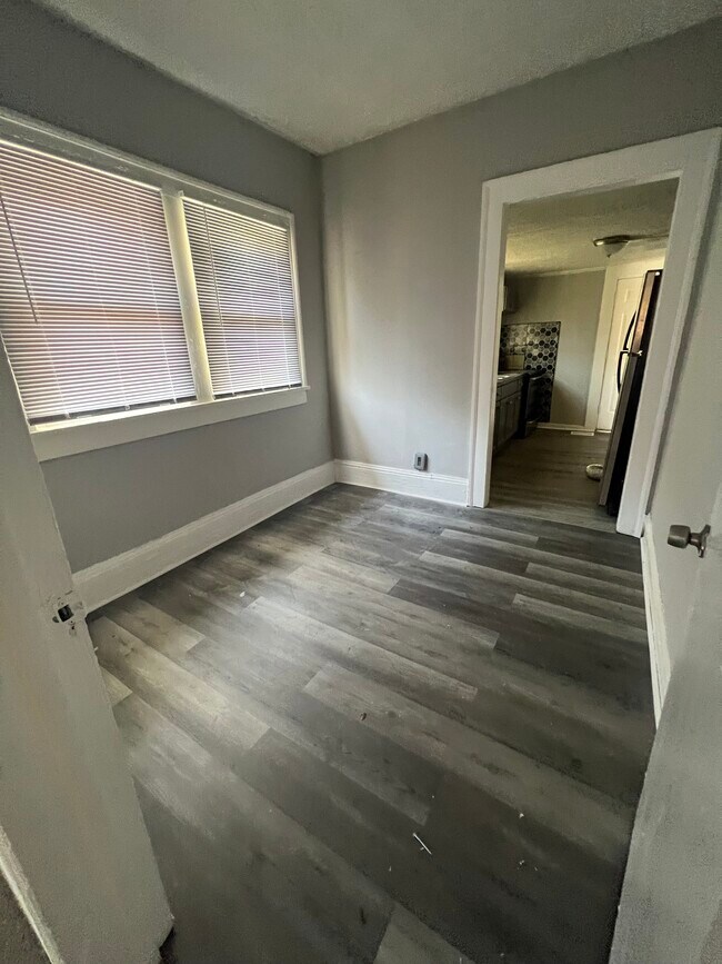 Photo - 3034 E Point St