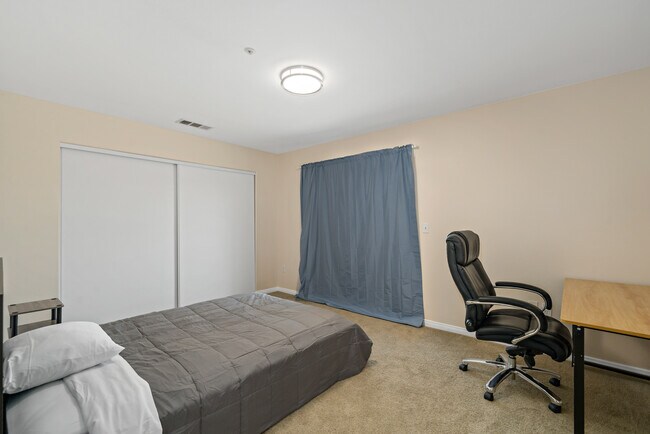 Building Photo - 3455 Dwight Ave Rental