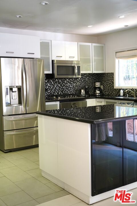 137 Rexford Dr