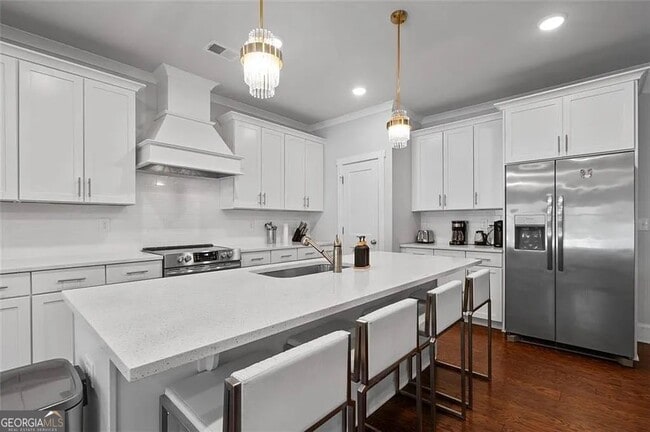 Photo - 813 Coleman St SW