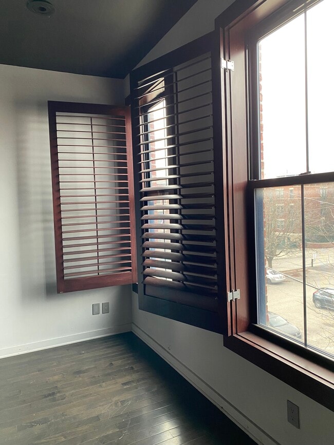 Photo - 139 E Main St