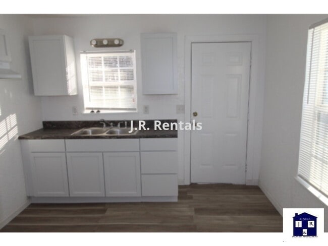 Photo - 503 W Washington Ave