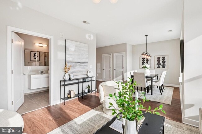 Photo - 989 S Buchanan St Unidad 225