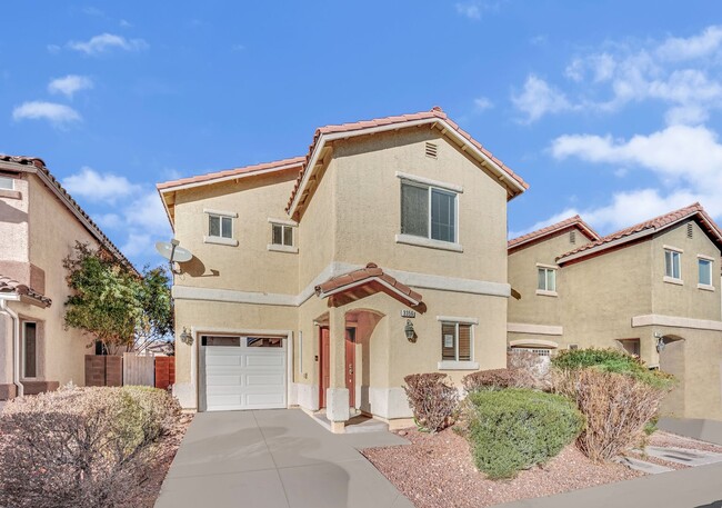 Southern Highlands 4 bedroom 2.5 bath home. - Southern Highlands 4 bedroom 2.5 bath home.