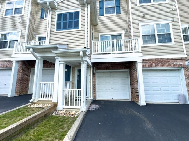 Photo - 942 Nittany Ct