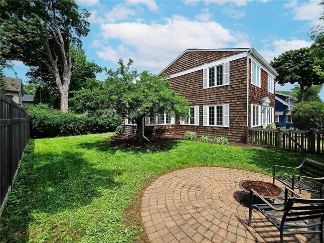 Photo - 709 Wayzata Blvd E