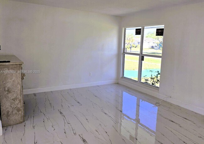 Photo - 22335 Montrose Ave