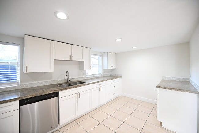 Photo - 2507 N 66th Ave