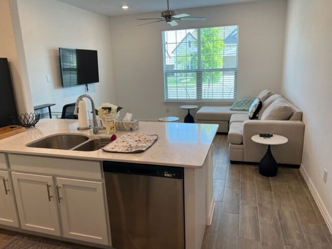 Photo - Move in Ready 1 bedroom 1 bath Unidad B