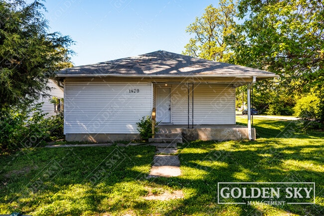 Photo - 1620 E Hines St