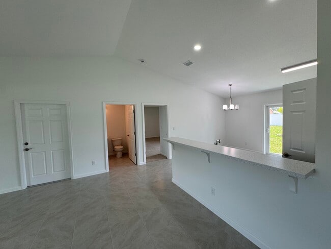 Photo - 532 SW Buswell Ave