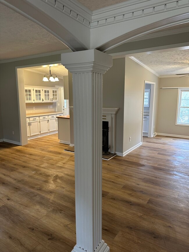 Photo - 105 Cherokee Trl