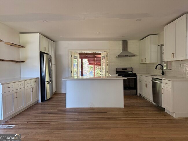 Photo - 2581 Farley St