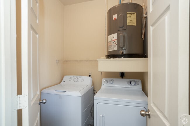 1BR, 1BA - 730SF - Laundry Room - The Reserve at Cimarron