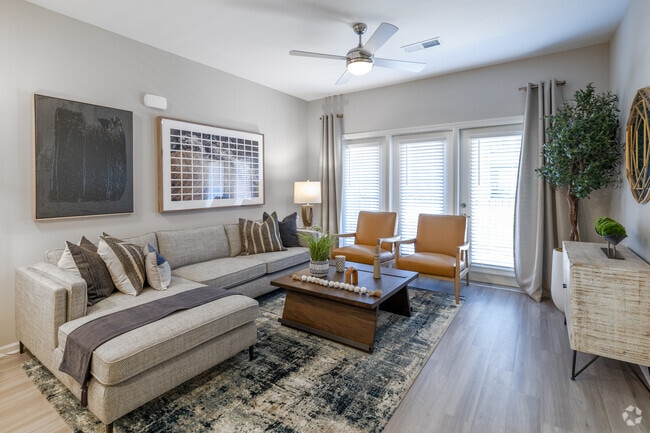 1BR, 1BA - 718SF Living Room