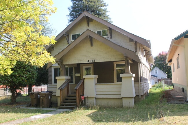 Building Photo - 4315 Yakima Ave Rental