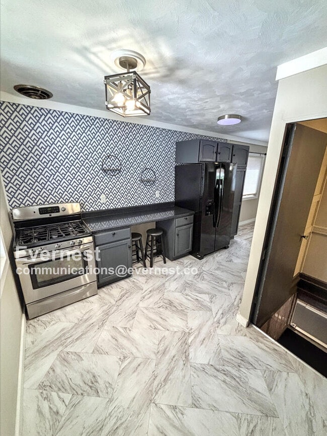 Photo - 6511 Southwest Ave