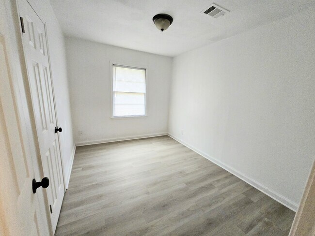 Photo - 204 W Park Ave