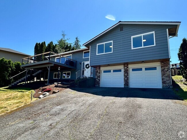 Building Photo - Rental with Views of Utsalady Bay and Mt B...