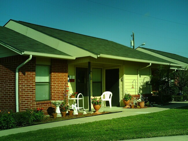 Photo - 502 W. Criner-#502 Unit #502