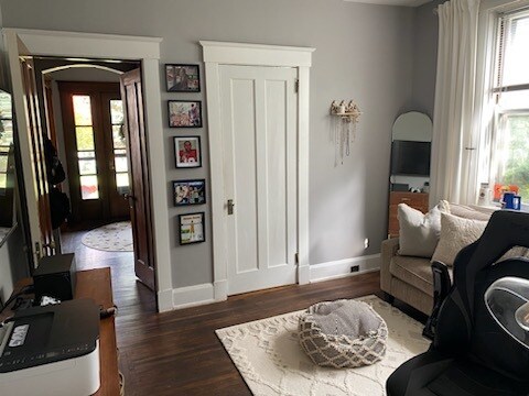 Sala de estar en el segundo piso - 2917 Madison Rd