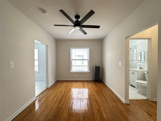 Building Photo - 6309 N Magnolia Ave Unit J03P