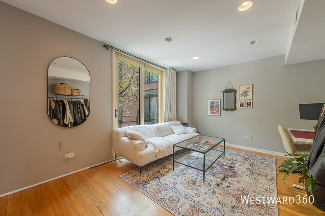 Photo - 740 W Webster Ave