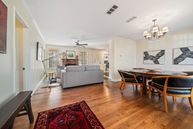 Photo - 5347 Denwood Ave