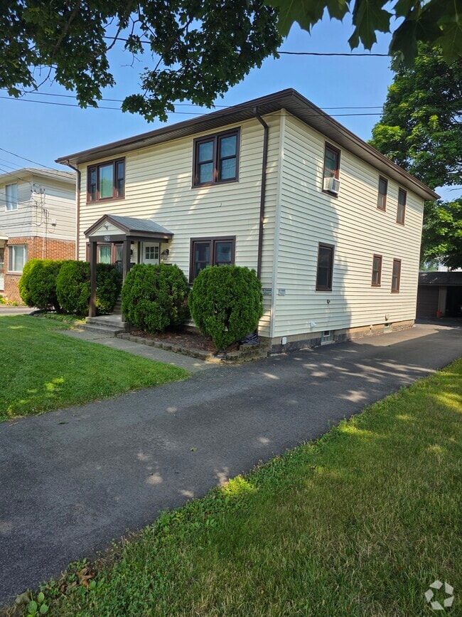Building Photo - 209 Garfield Ave Unit Upper Rental