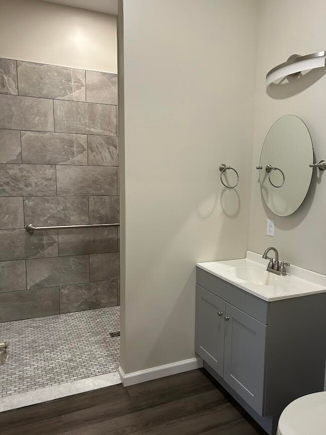 Photo - 127 Lake St Unidad 102