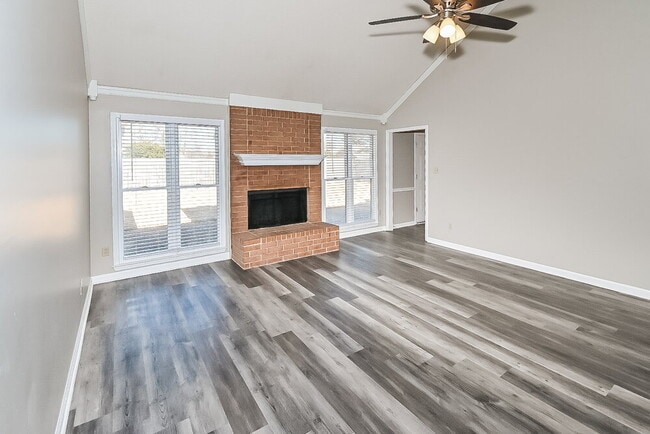 Photo - 7976 Tankard Dr