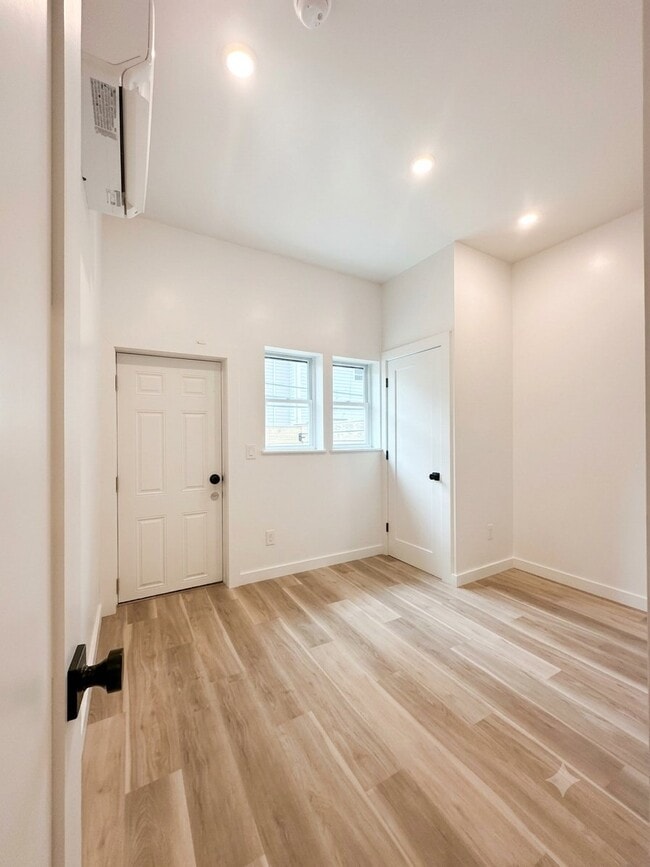 Photo - 2130 Tasker St Unidad A